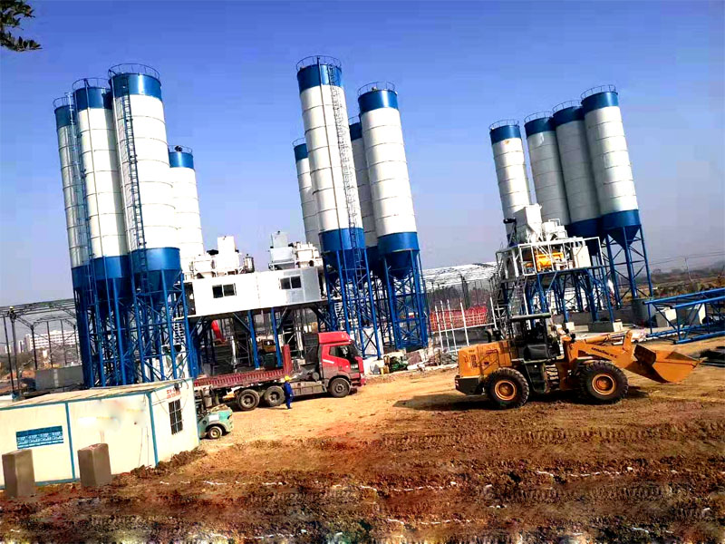 大型商品混凝土攪拌站中的攪拌主機(jī)在冬季保養(yǎng)措施來了，請收藏！