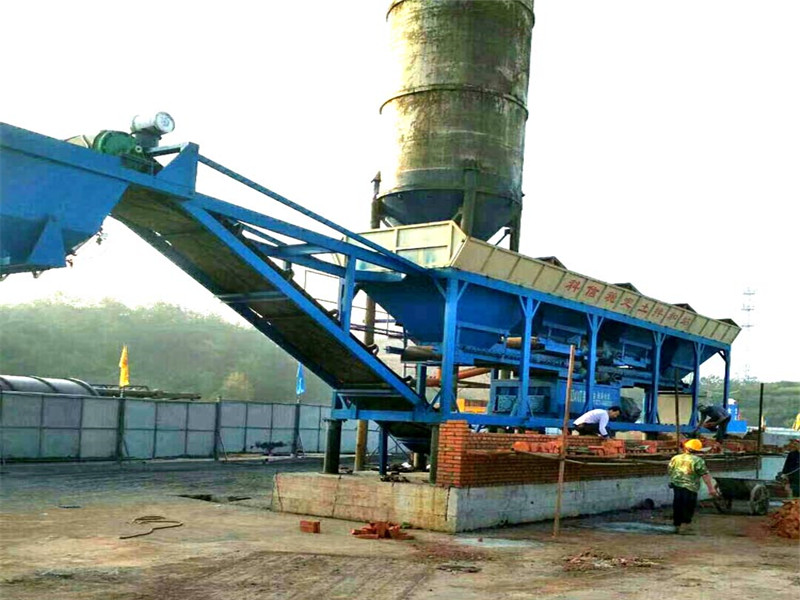 小型移動式水穩(wěn)機(jī)，300型水穩(wěn)站廠家型號規(guī)格參數(shù)介紹，可以選！