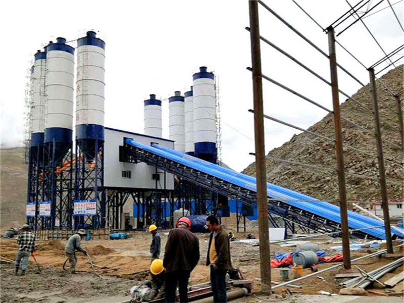 橋梁建設(shè)用的混凝土攪拌站設(shè)備，大型120工程商砼攪拌站廠家